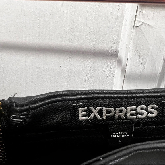 Express tweed mini skirt size 8 so cute. bit of pilling at top not noticeable - Picture 4 of 5